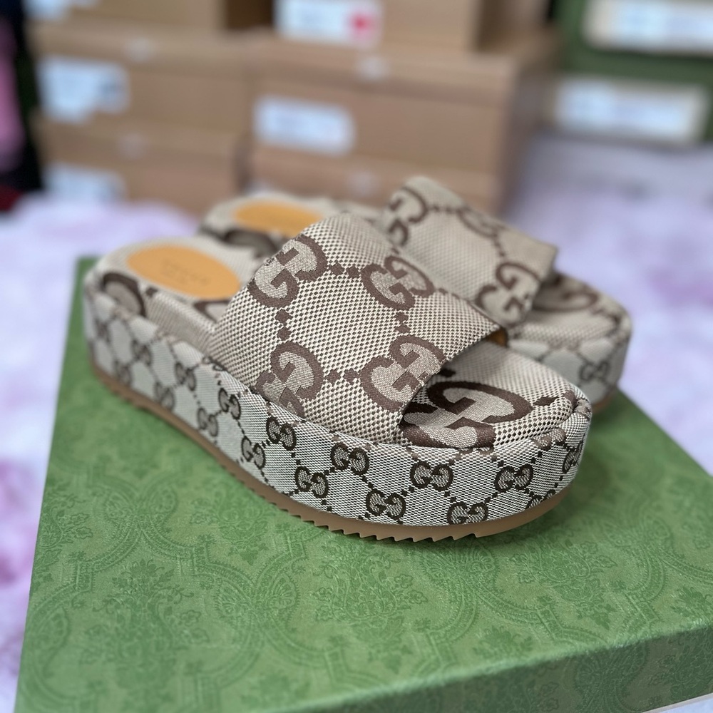 Gucci Beige Monogram ANGELINA Slide Sandals BRAND NEW Size 36